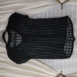 Velvet black circle top